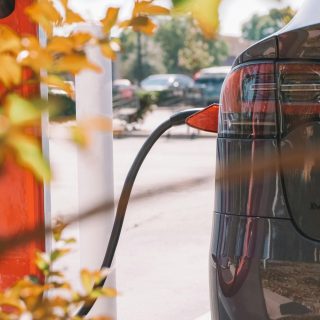 ElektrischeAuto_pexels-kindelmedia-9799740