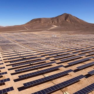 Zonnepanelen_woestijn